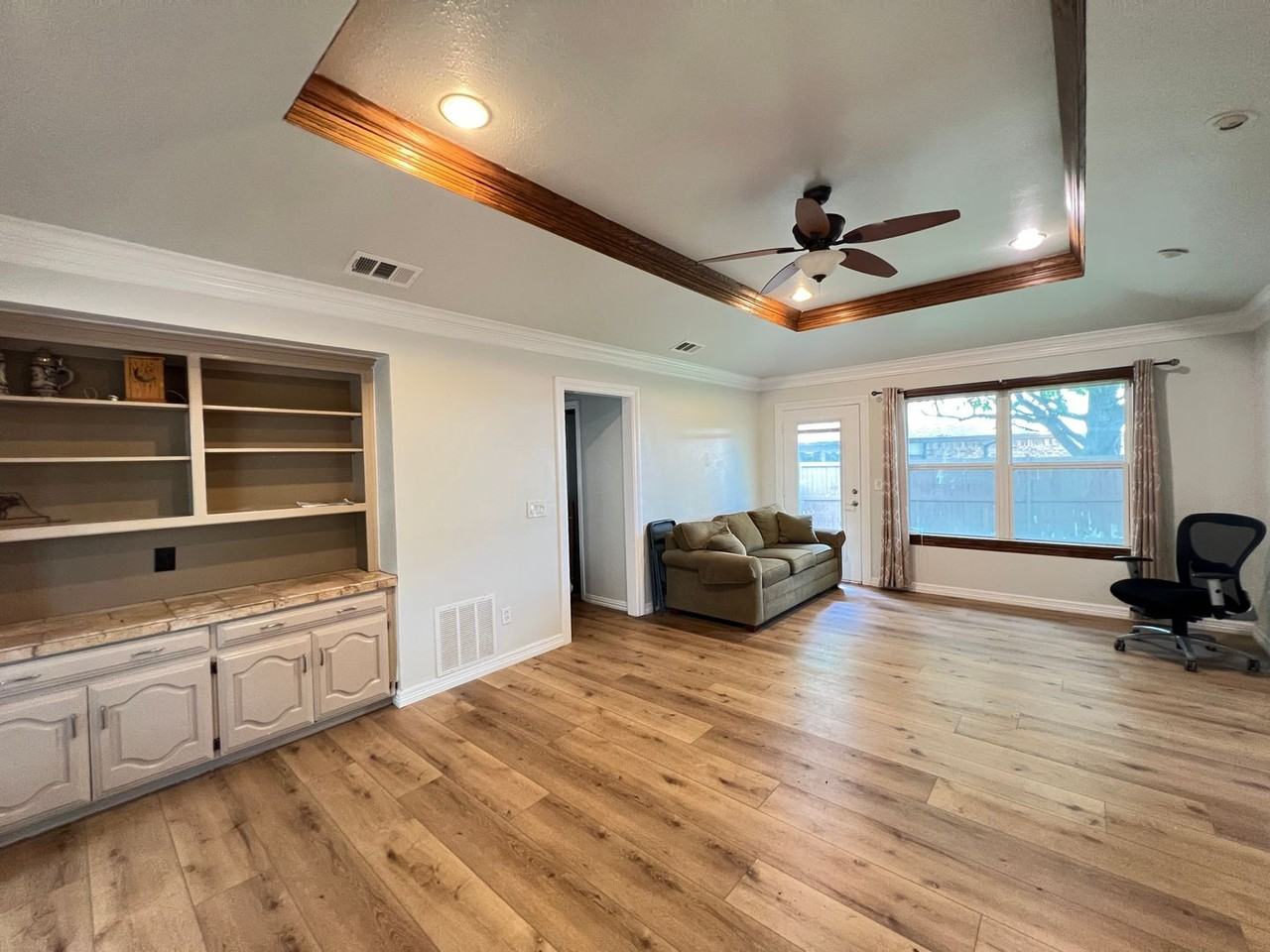 2217 Argyle Cir - Photo 3 of 39