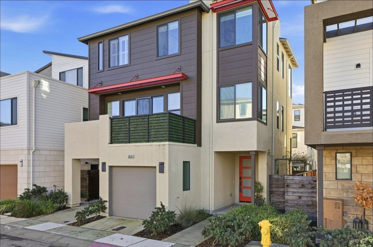 5636 Fallbrook Ct - Photo 2 of 50