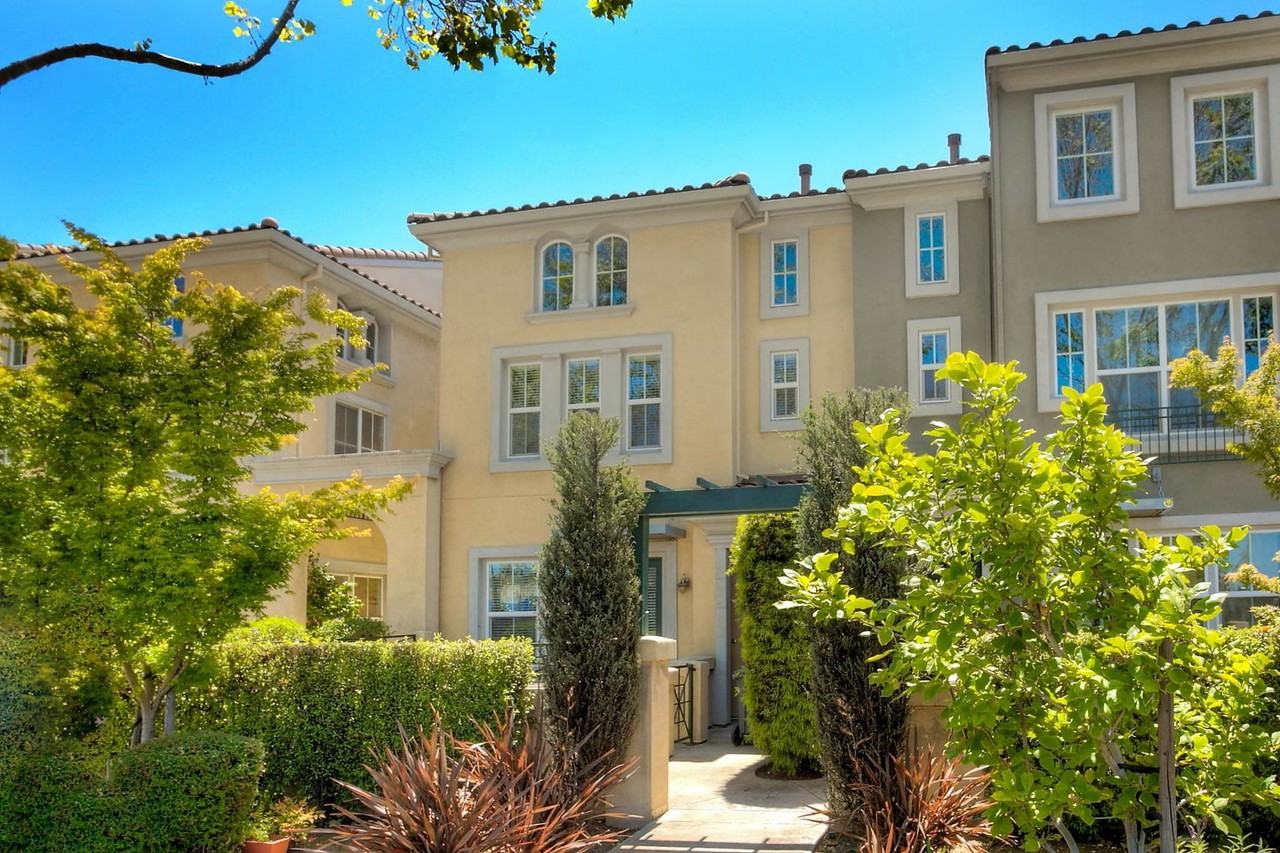 1113 Davis St - Photo 2 of 34