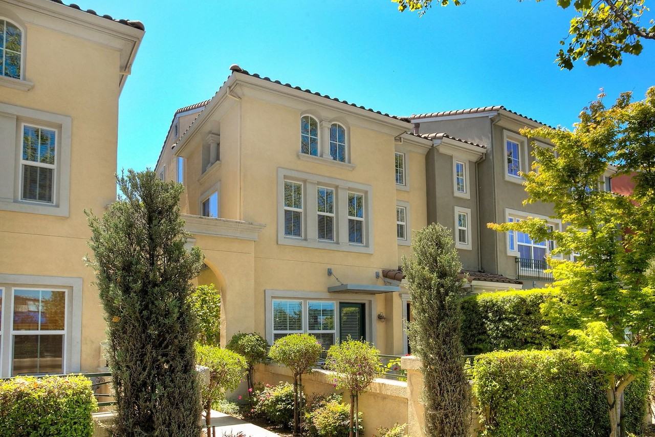 1113 Davis St - Photo 3 of 34