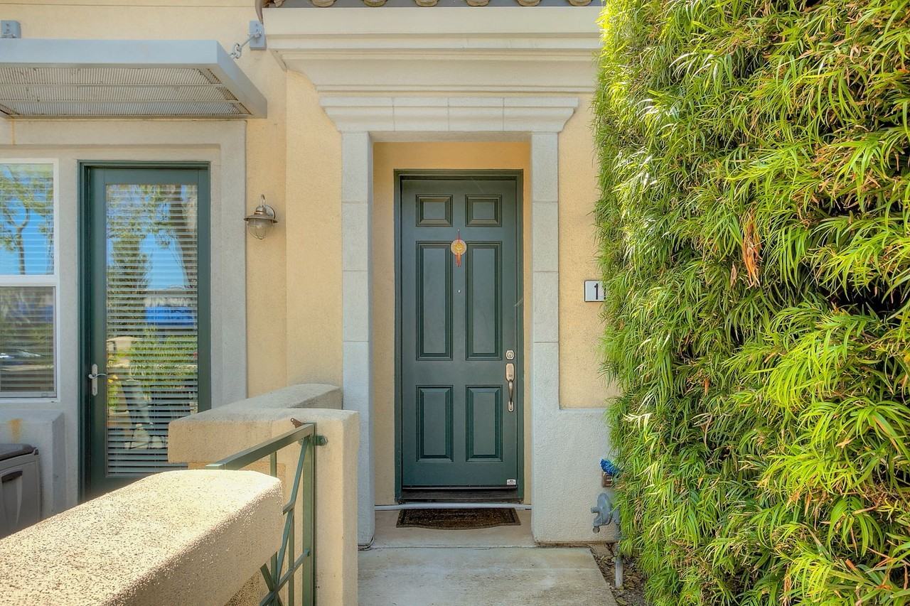 1113 Davis St - Photo 4 of 34