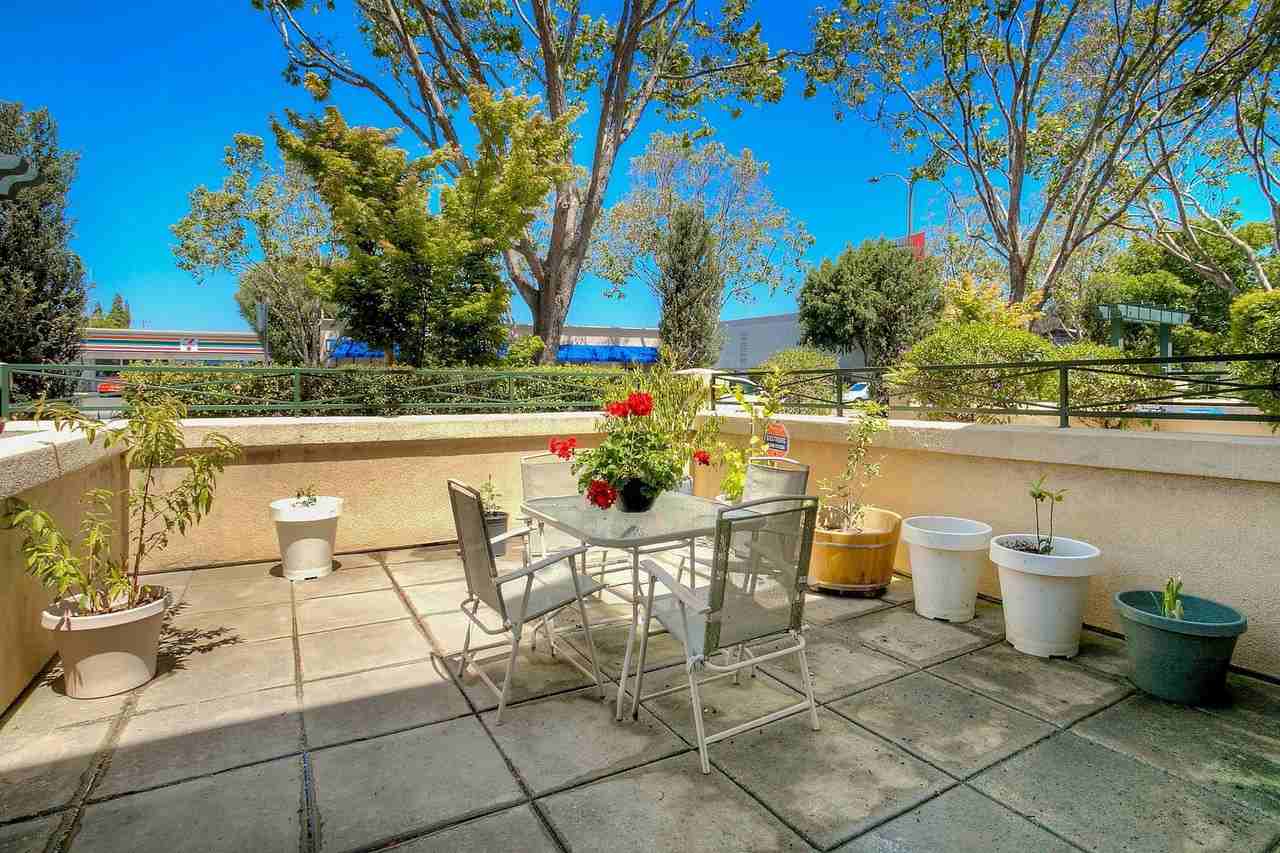 1113 Davis St - Photo 7 of 34