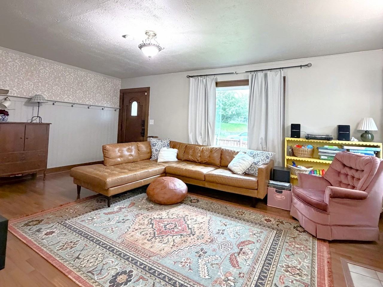 3601 Hoyt Ave - Photo 4 of 21