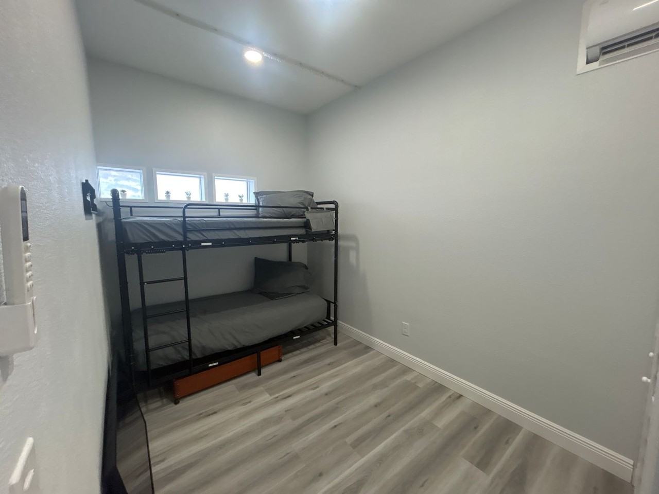 901 Vicenza St - Photo 6 of 8