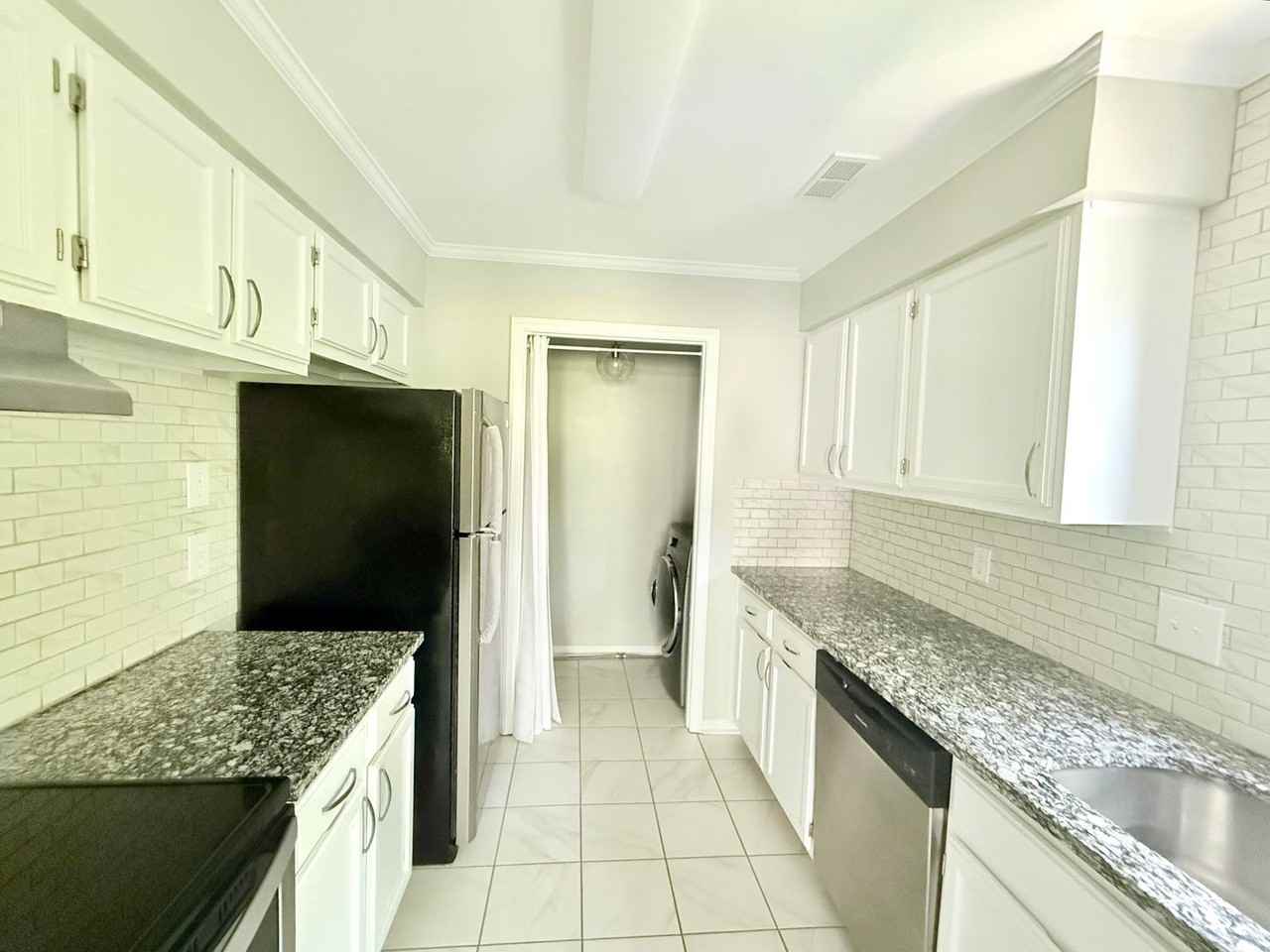 2553 2553 Stockdbridge Drive - Photo 6 of 16