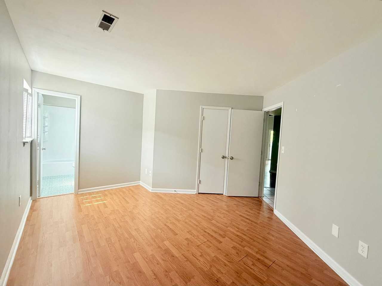 2553 2553 Stockdbridge Drive - Photo 7 of 16