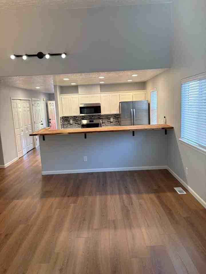 19040 Wallingford Ave - Photo 7 of 23