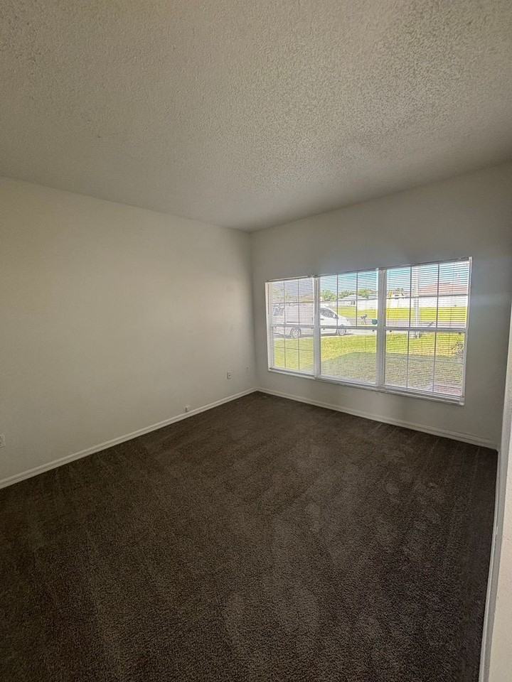 157 Cimarron Ln - Photo 7 of 44