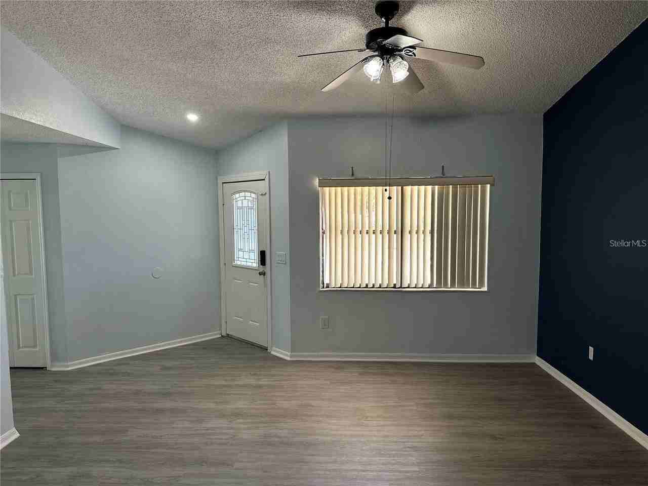 214 Magellan Dr - Photo 2 of 5