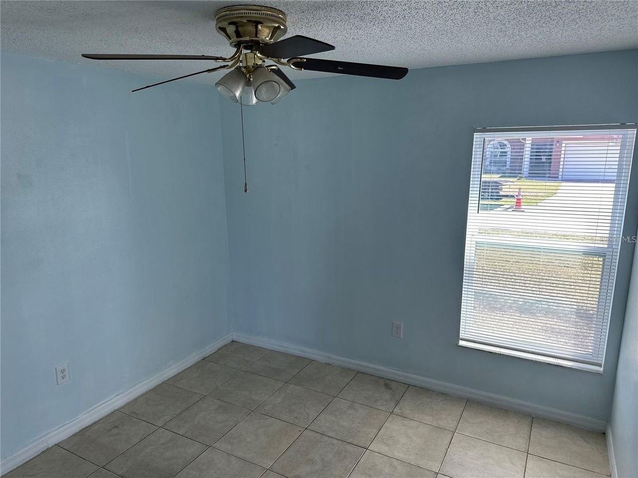 214 Magellan Dr - Photo 4 of 5