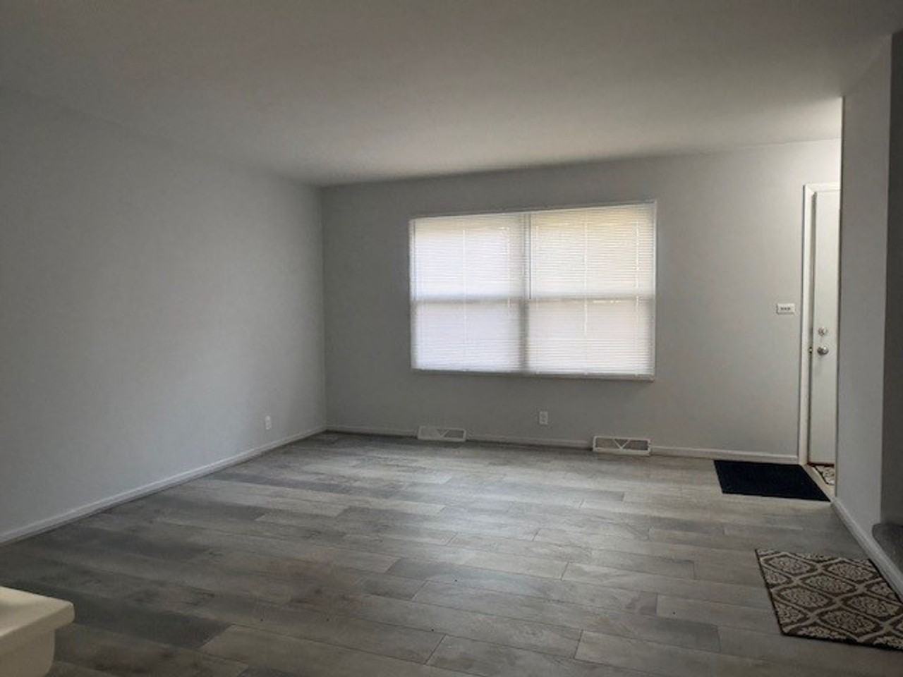 1320 Marion St - Photo 4 of 23