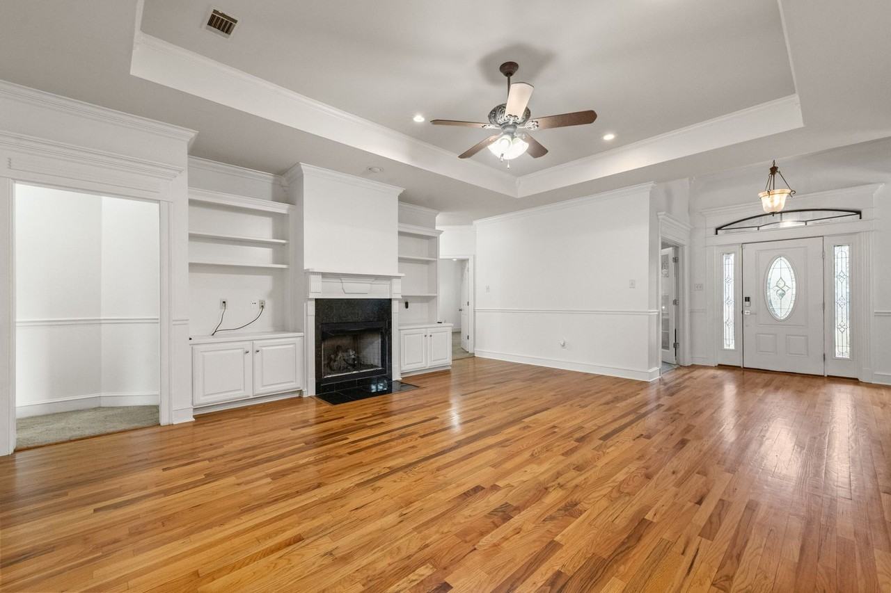 108 Bouriese Cir - Photo 6 of 36