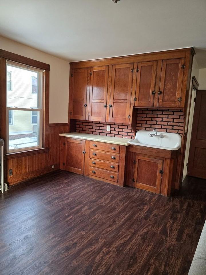 Shawmut St - Photo 2 of 6