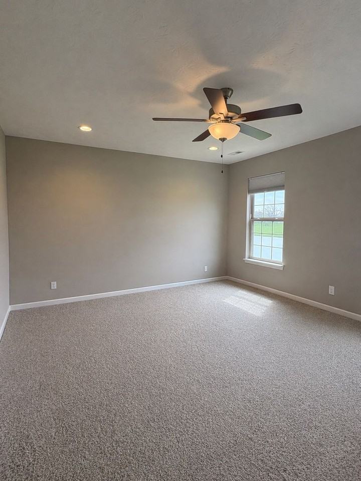 229 Endurance Dr - Photo 4 of 19