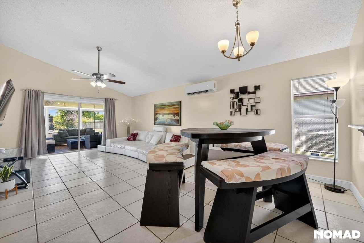 293 Chicago Woods Cir - Photo 3 of 31