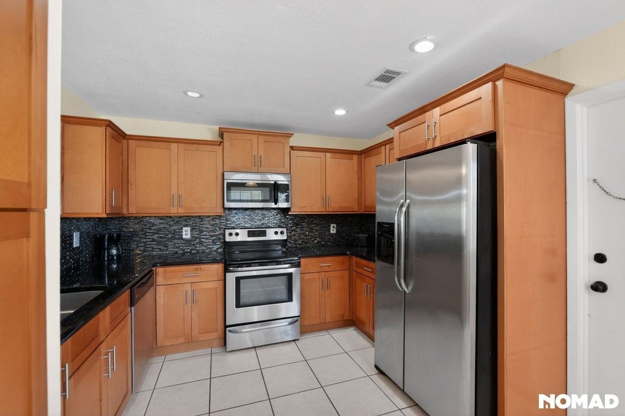293 Chicago Woods Cir - Photo 4 of 26