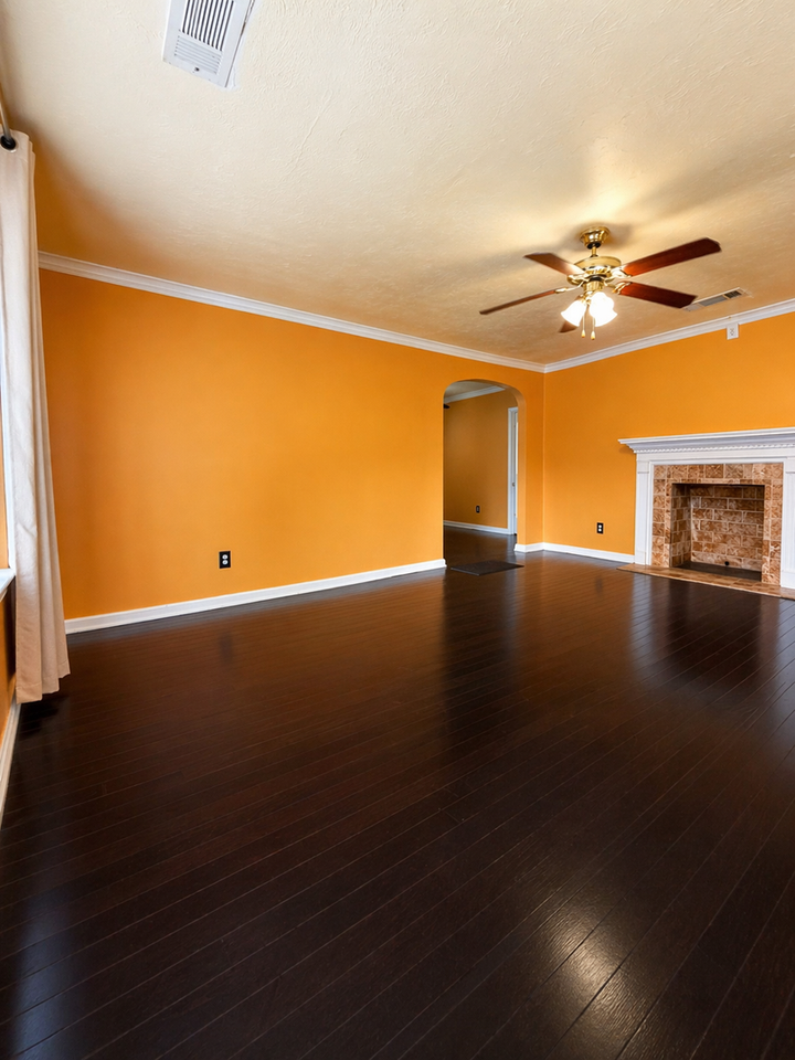 2445 Lowell Ave - Photo 3 of 9