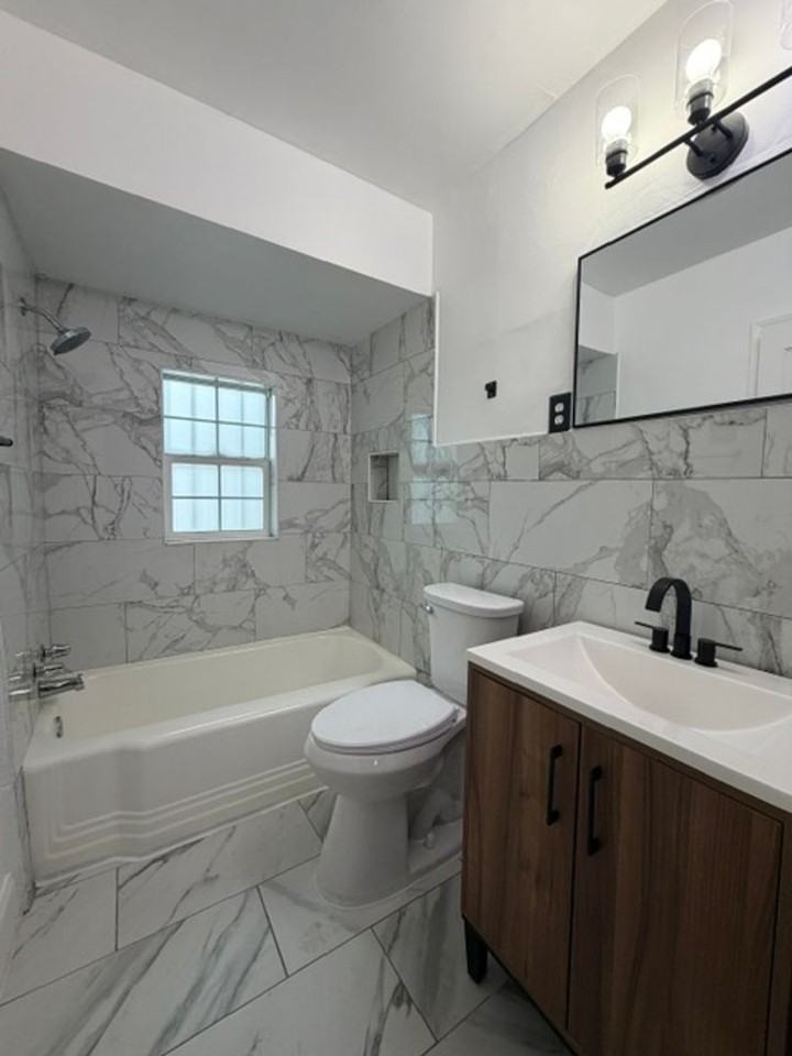 2445 Lowell Ave - Photo 7 of 9