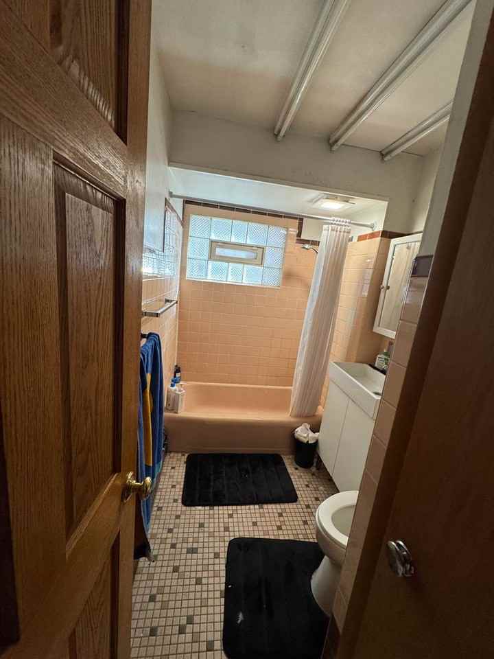 2945 N Oakland Ave - Photo 6 of 6