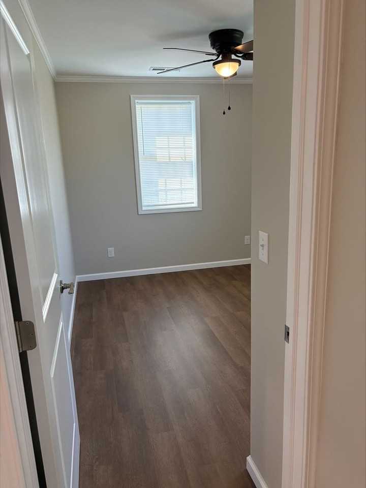 2117 Sherwood Rd - Photo 5 of 12