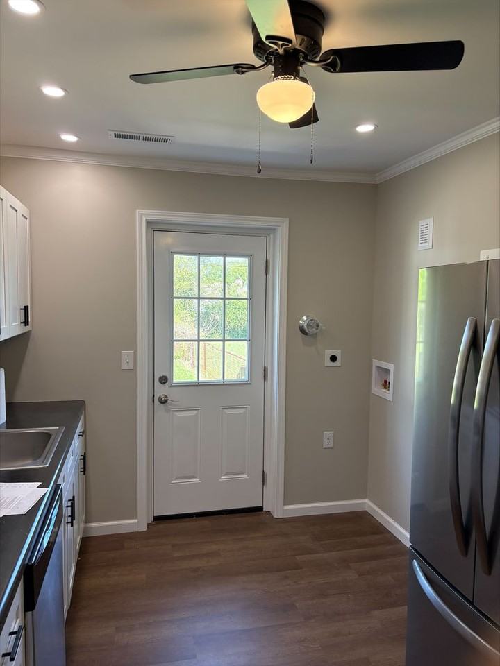 2117 Sherwood Rd - Photo 6 of 12