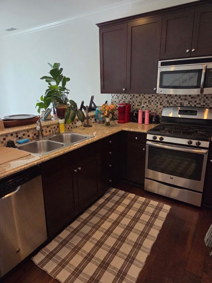 9580 Casa Bella Ct - Photo 6 of 32