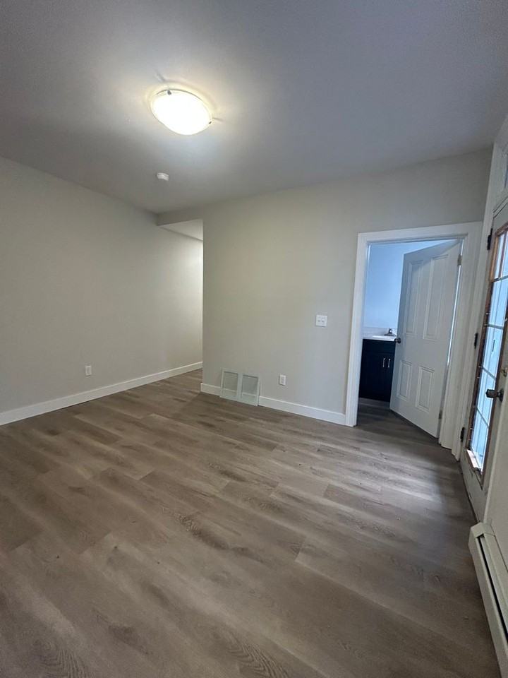 1015 Chestnut St - Photo 6 of 14