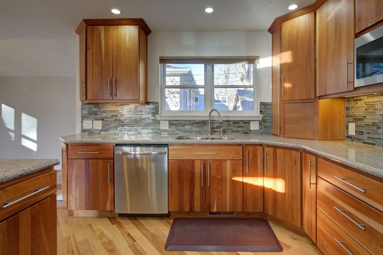 1605 17th St - Photo 6 of 15