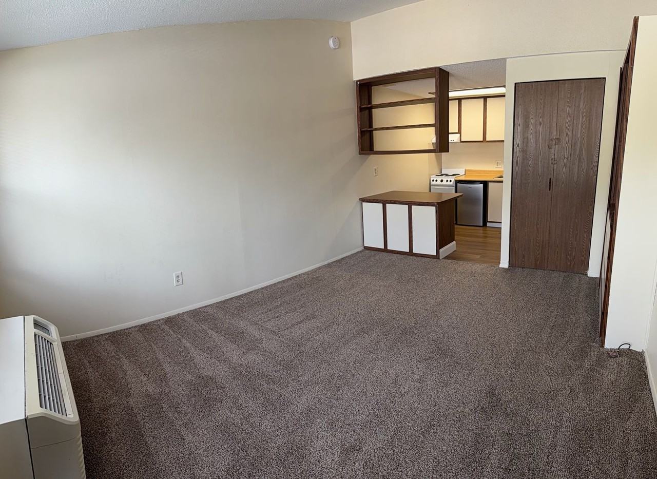 33033 Curtis Blvd - Photo 2 of 8