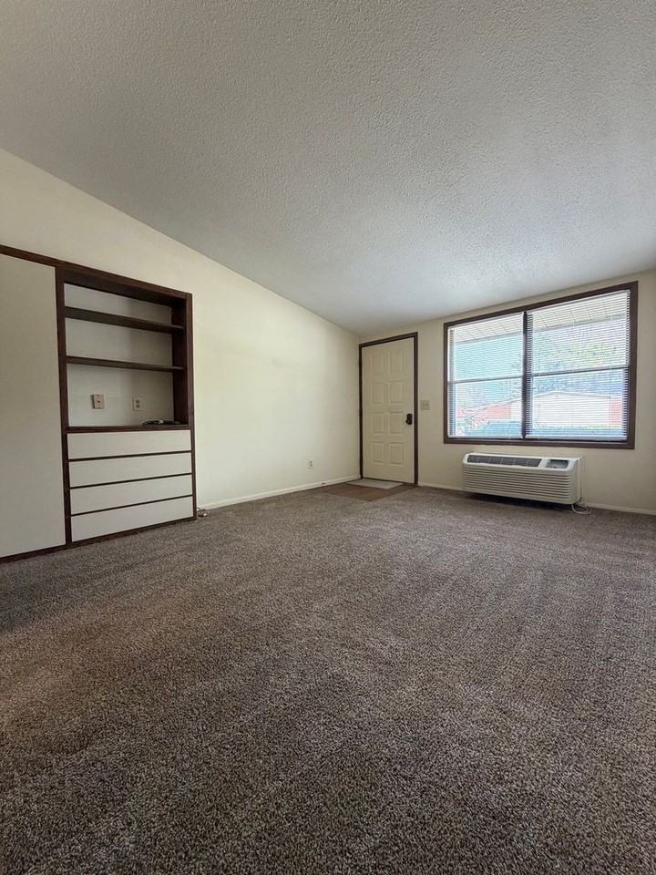 33033 Curtis Blvd - Photo 5 of 8