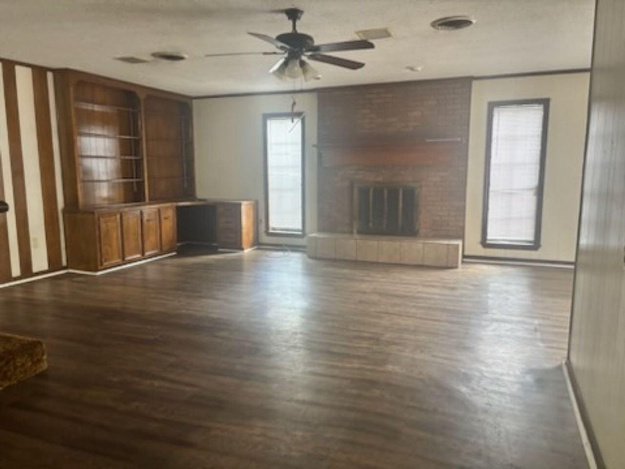 3957 California Ave - Photo 3 of 11