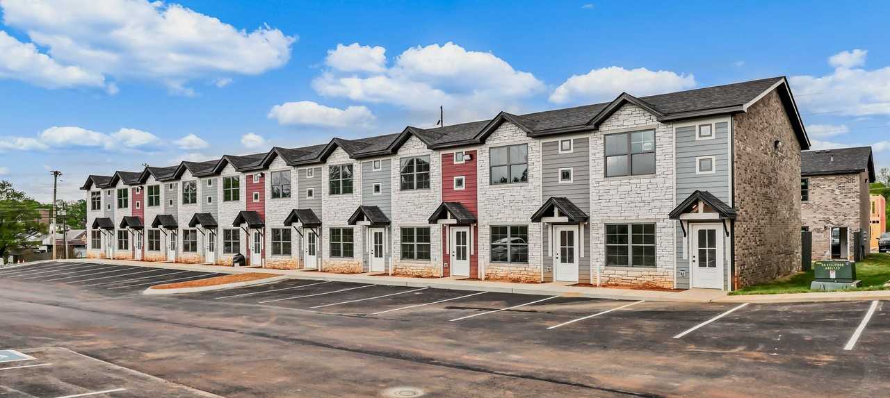 Millie At Midtown - Photo 2 of 44