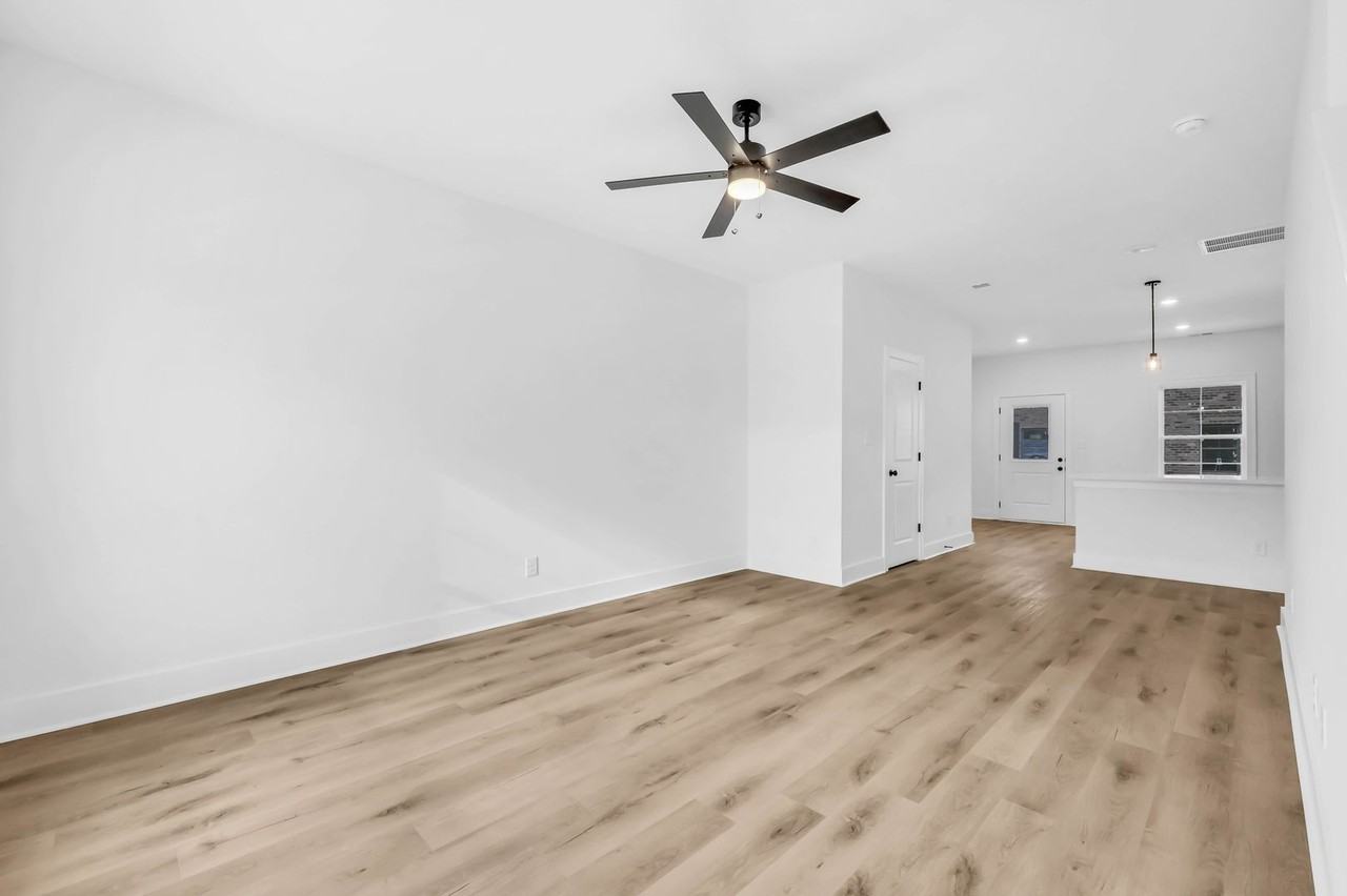 Millie At Midtown - Photo 4 of 44