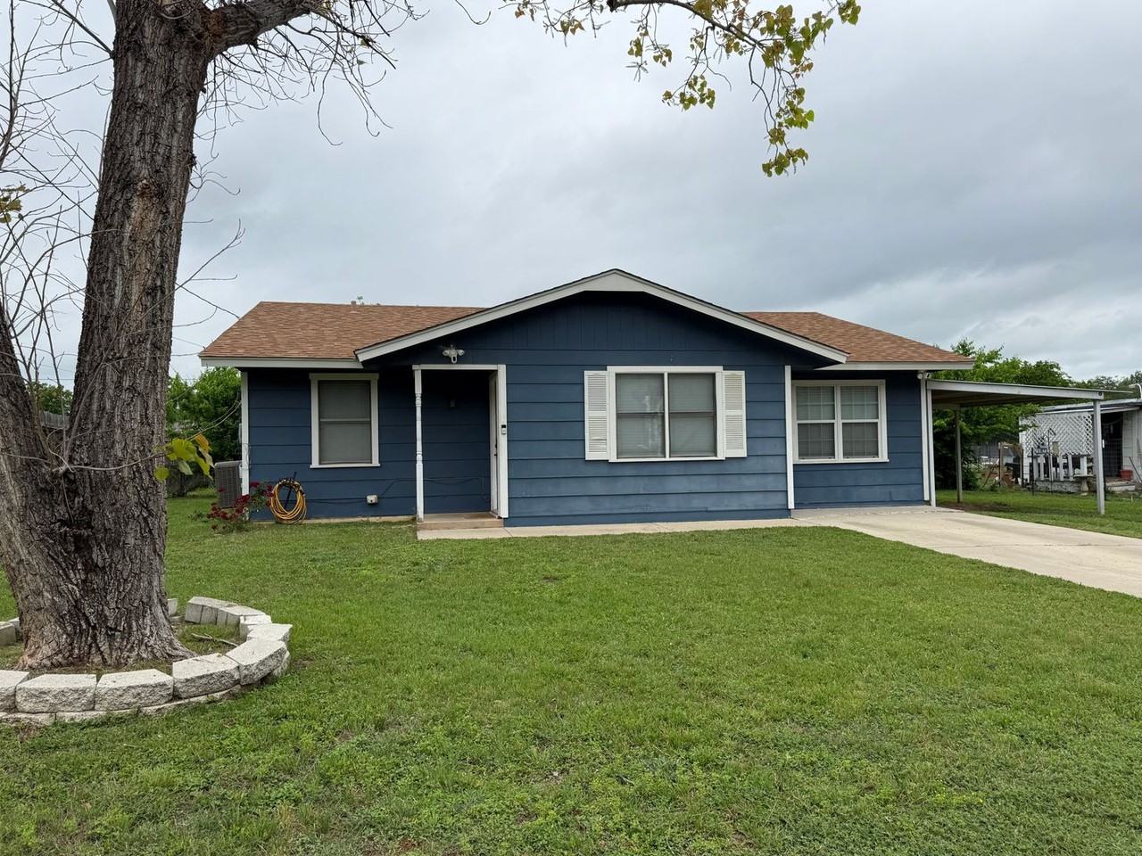 2403 Avenue D - Photo 4 of 47