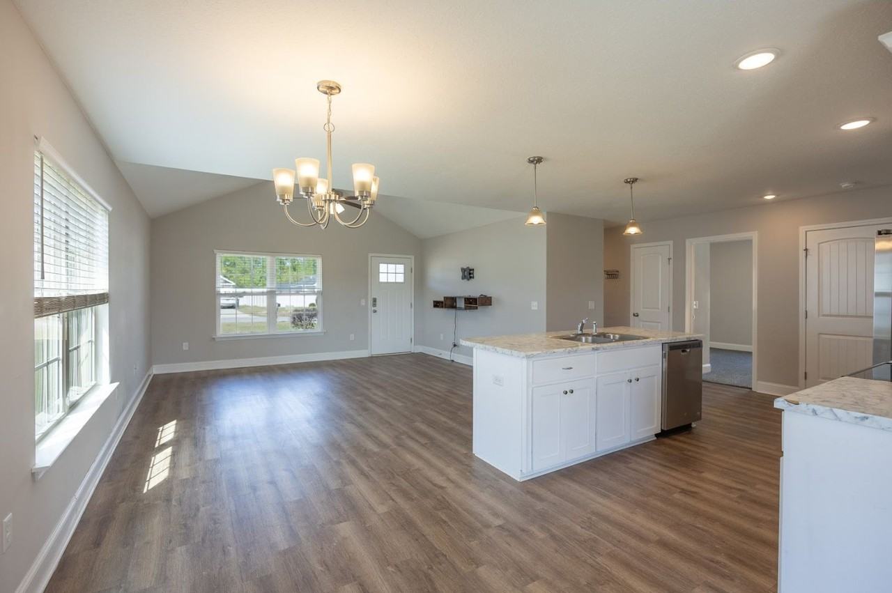 7020 White Pine Ave - Photo 3 of 13