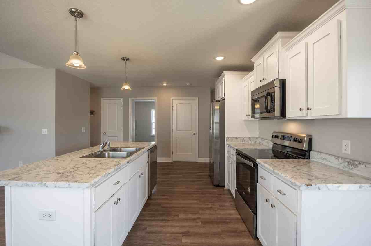 7020 White Pine Ave - Photo 4 of 13