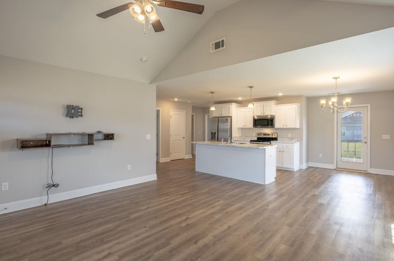 7020 White Pine Ave - Photo 7 of 13