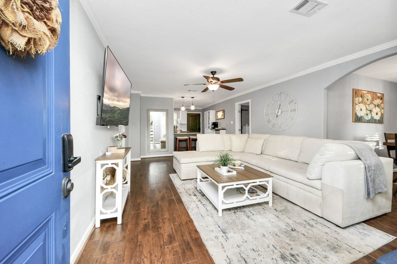 7032 Conley St - Photo 2 of 39