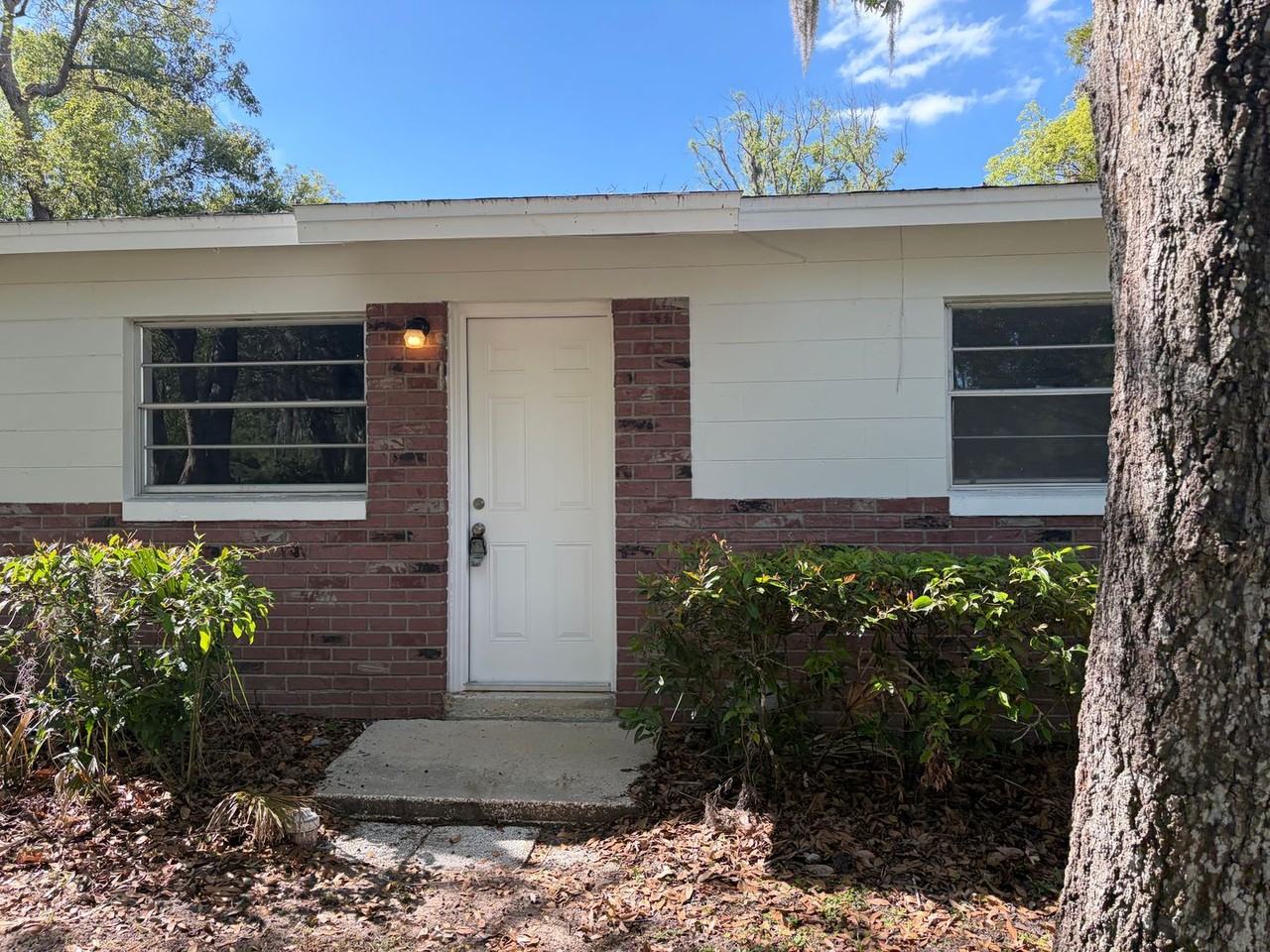 190 W Ventris Ave - Photo 2 of 24