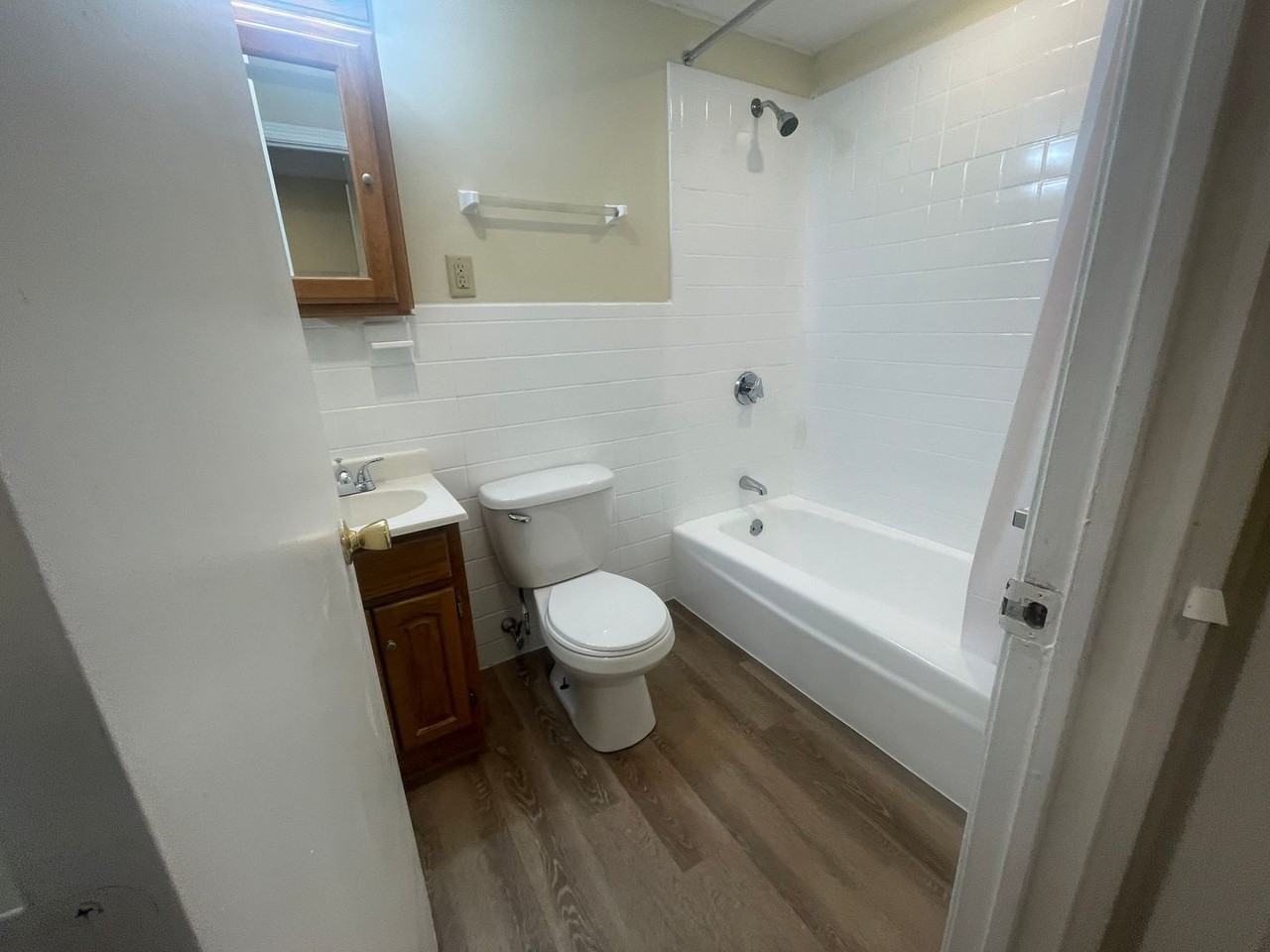 1132 Commonwealth Ave - Photo 5 of 6