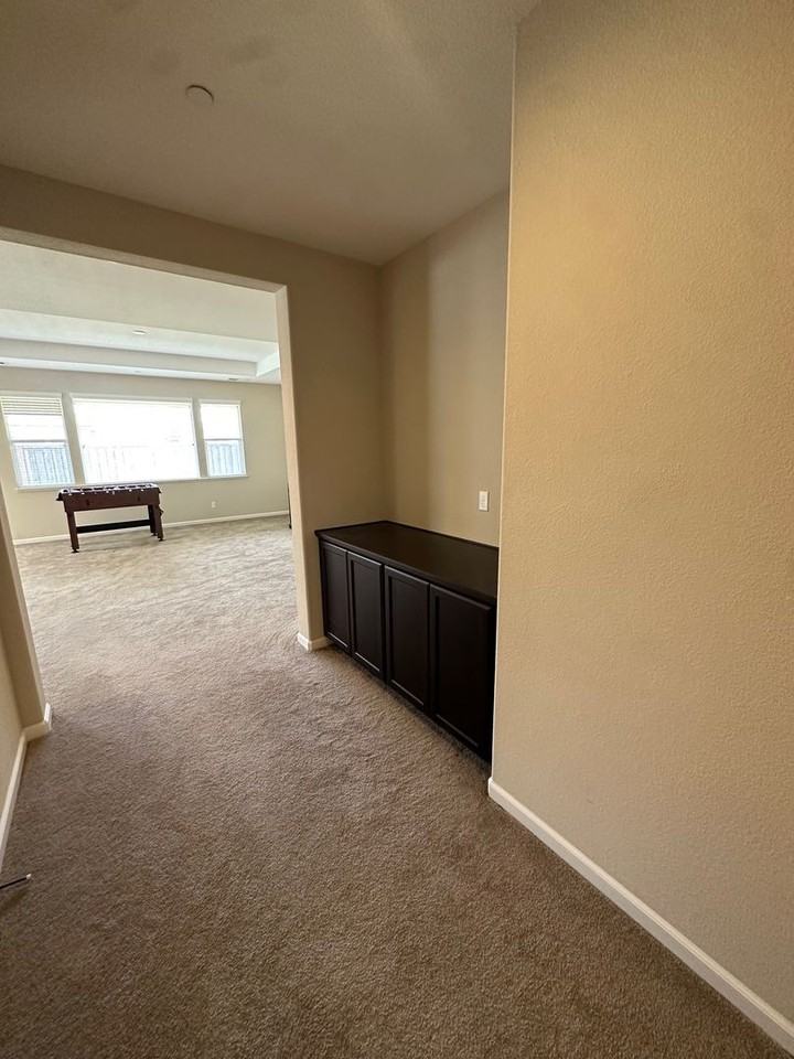 3251 Tinker Creek Way - Photo 4 of 32