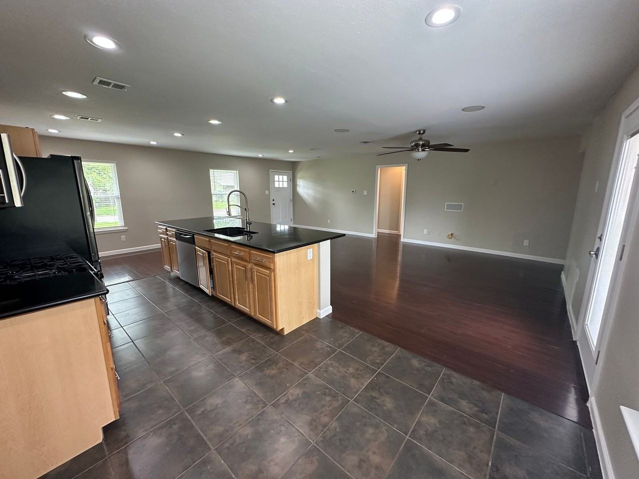 4902 Winding Trl - Photo 3 of 21