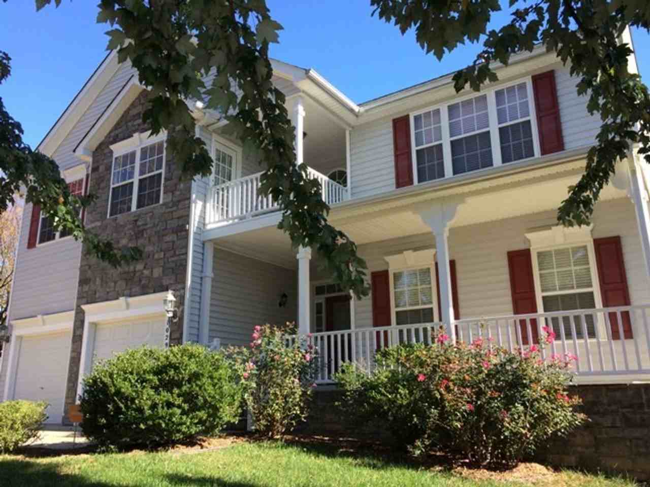 1029 Torrence Dr - Photo 2 of 45