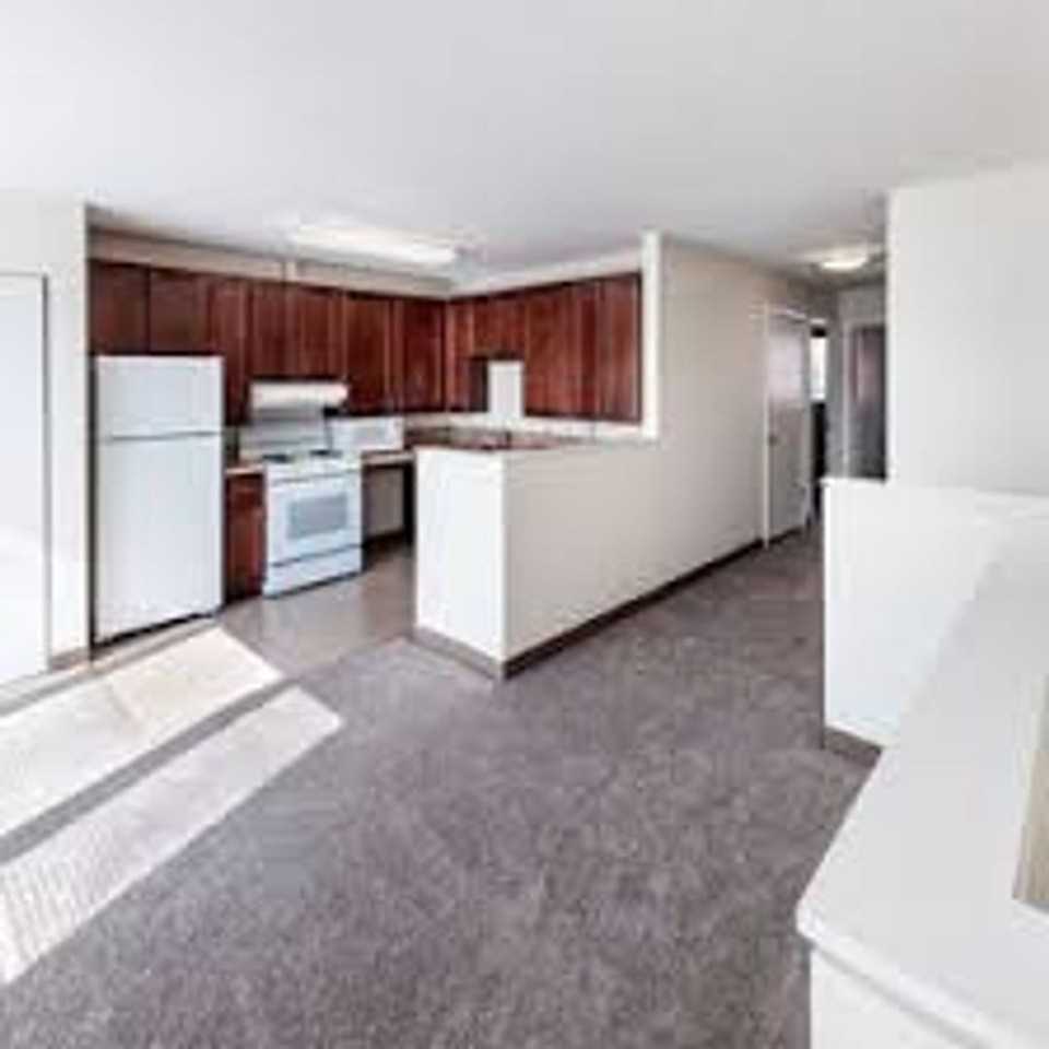 Parkview Apartments - Photo 2 of 4