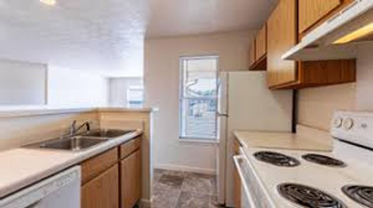 Parkview Apartments - Photo 3 of 4