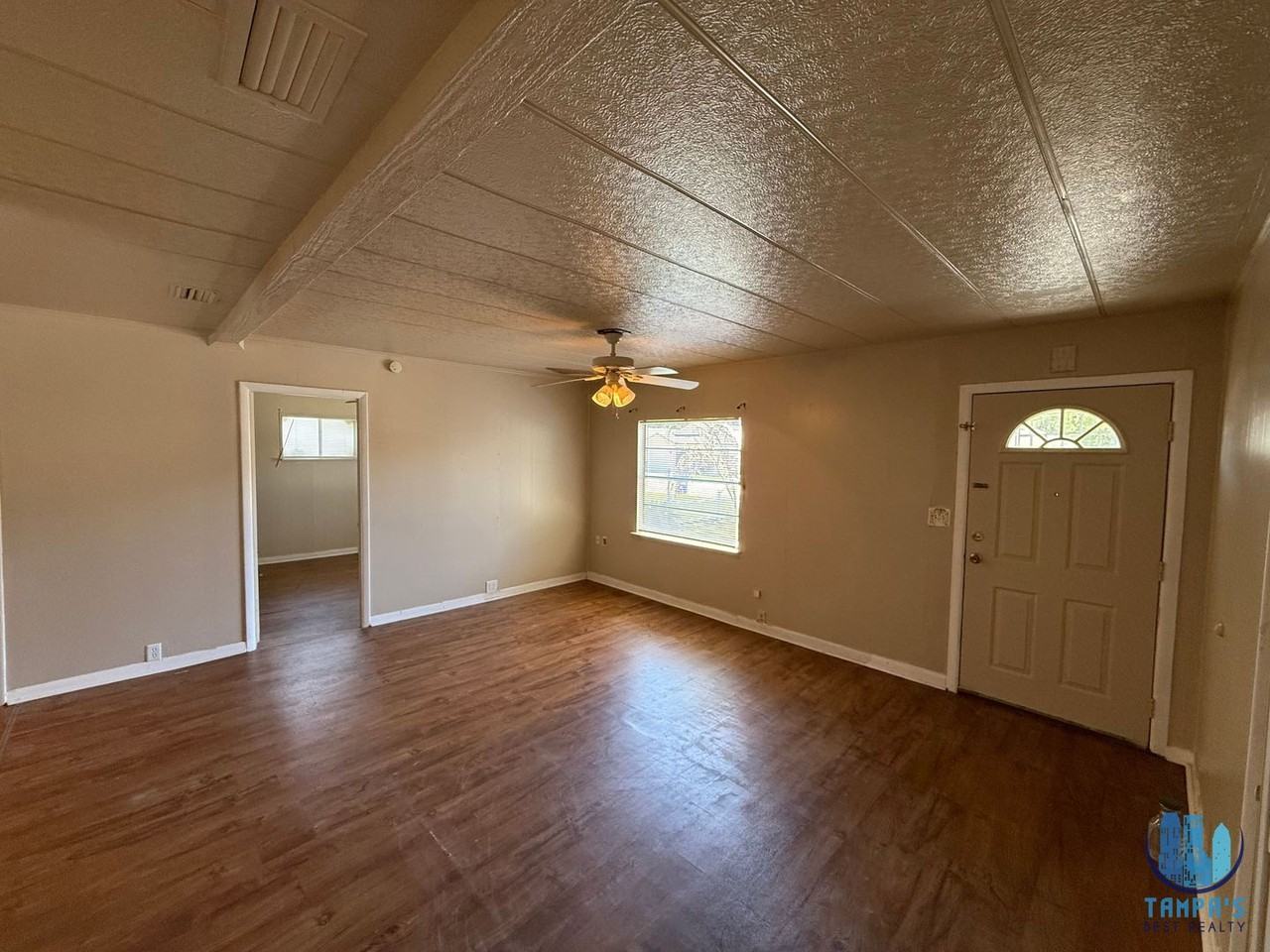 1619 Sunny St - Photo 2 of 10