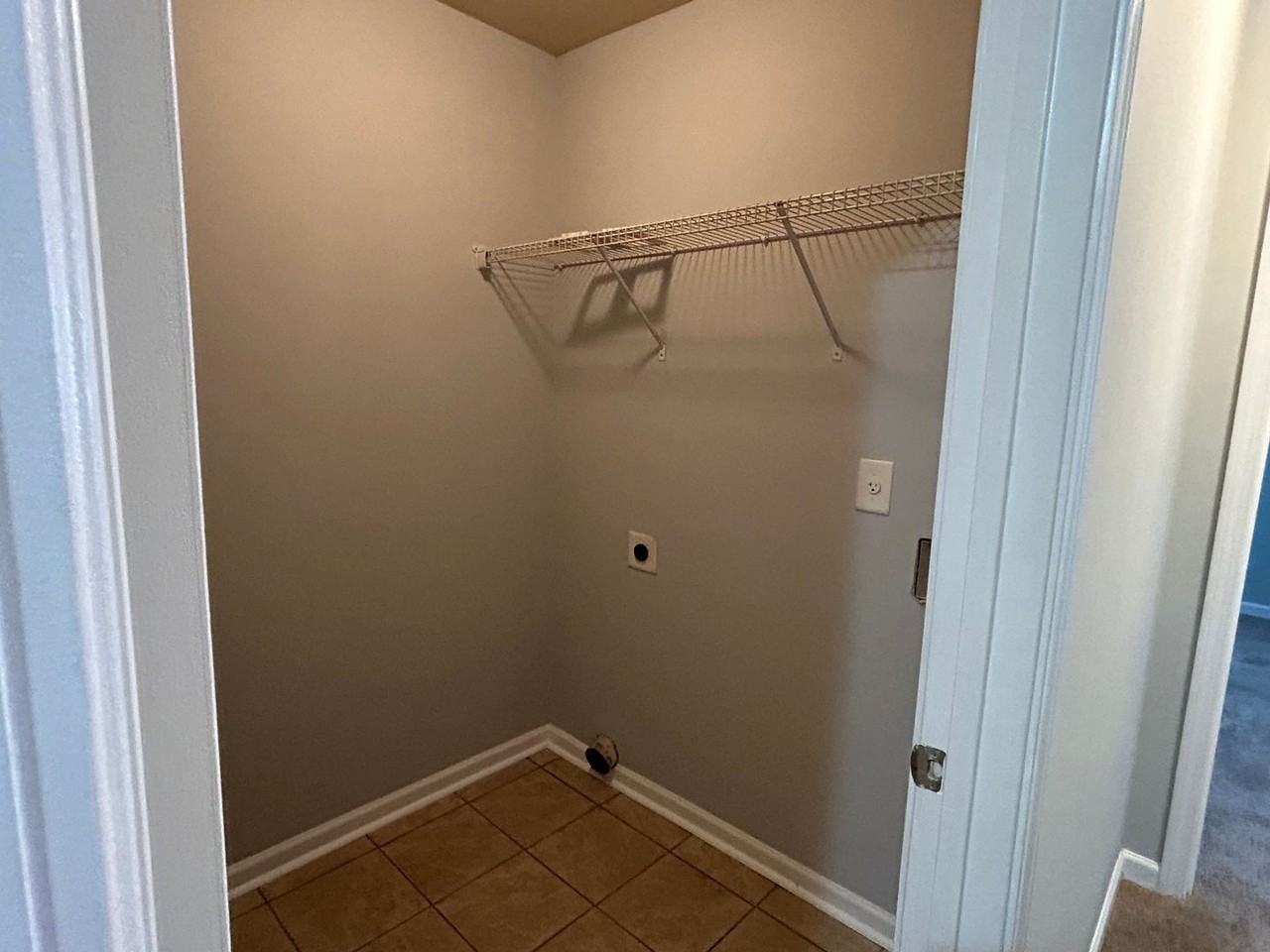 2190 River Park Ct - Photo 5 of 9