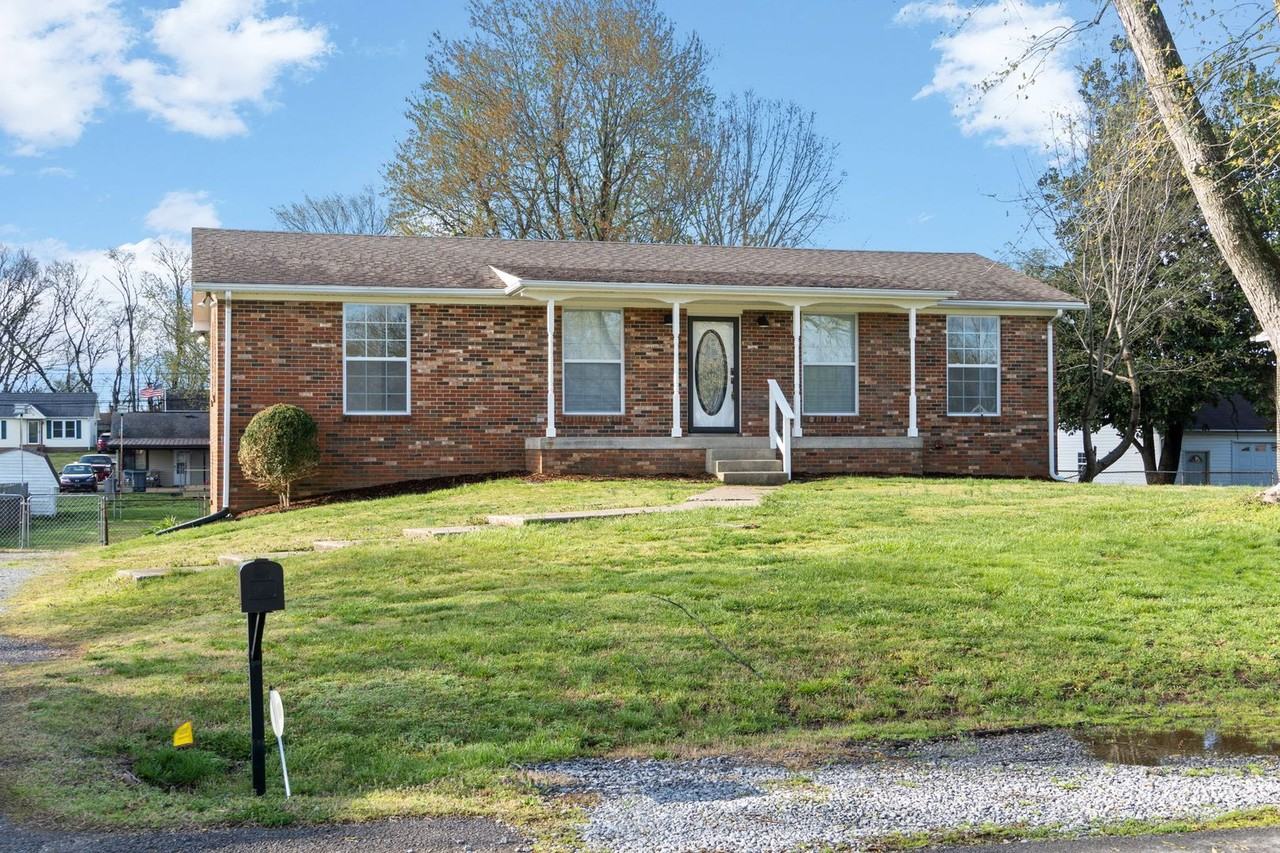 110 Rainbow St - Photo 3 of 33