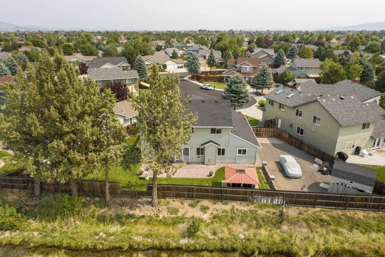 2253 Nw Oak Ct - Photo 6 of 33