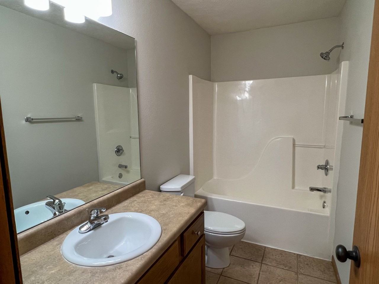 2944 W Swallow St - Photo 5 of 16